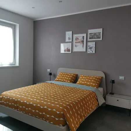 Garden Apartment *